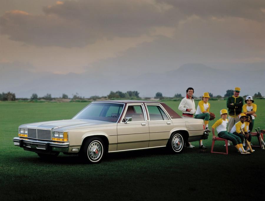  Ford LTD 4-Door Sedan 1980 года  (фото 2 из 5)